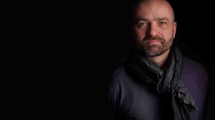 „Auf der Suche nach den zentralen Bedürfnissen der Nutzerinnen und Nutzer sind wir fündig geworden und haben mit Badu für burgbad eine einzigartige Liegebadewanne und ein neues, sicheres und entspanntes Badegefühl erfunden.“ Thomas Gerig 