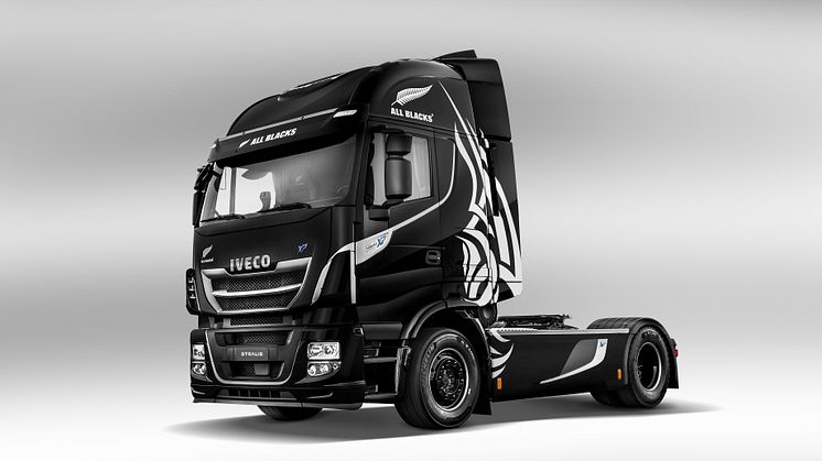 Nya Stralis XP All Blacks är ett av de två fordon som Iveco donerat till UNICEF.