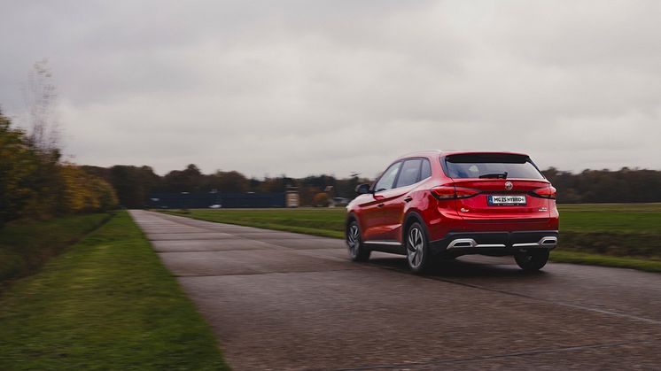 MG ZS HEV+rear.jpg