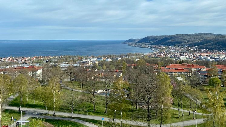 Två lokala bolag som tillsammans avser bygga Sveriges, eller kanske Europas första självförsörjande flerbostadshus.