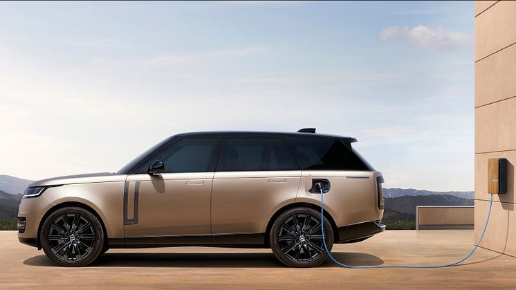 RR_22MY_06_Exterior_PHEV_261021_018