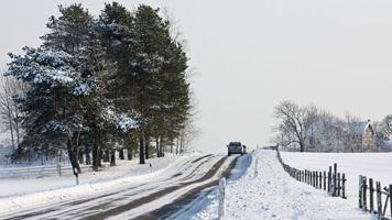Snö och halt väglag gör det svårt att tömma dina sopkärl