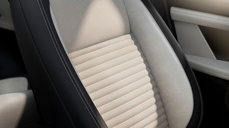 DS_24MY_INTERIOR_LUXTEC-SUEDECLOTH_140623_01