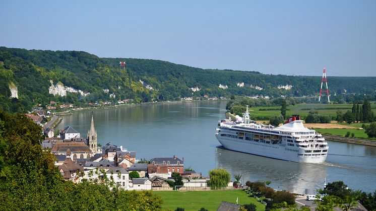 Head for the winding canals and waterways of France on Fred. Olsen Cruise Lines’ Braemar in Spring 2015