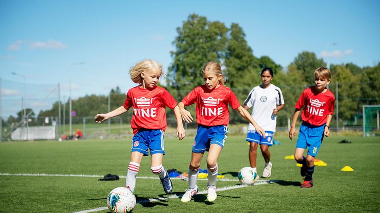 TINE viderefører avtalen med NFF, og tusenvis av barn i hele Norge er sikret nye sesonger med TINE Fotballskole