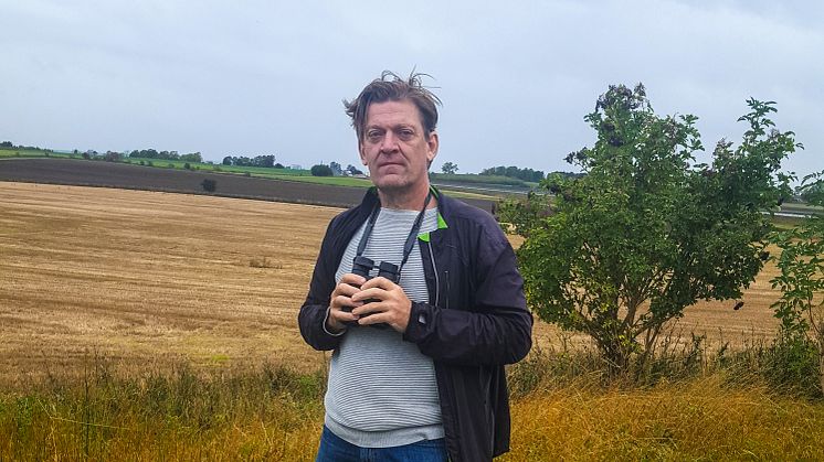 Johan Elmberg, professor i zooekologi, har nu sammanställt en praktisk handbok som ska underlätta samvaron mellan människor och gäss.
