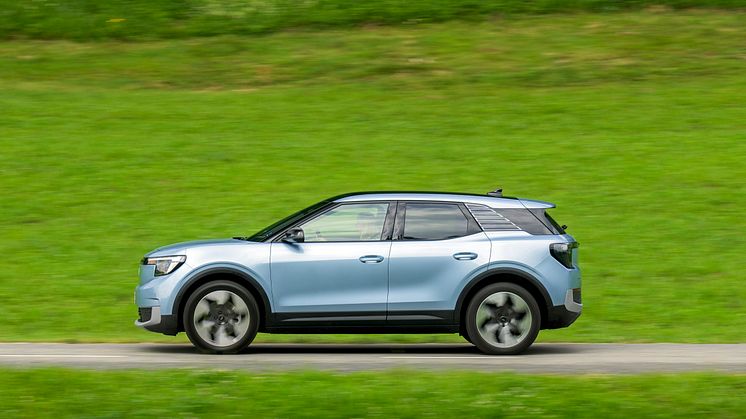 FORD EXPLORER ARCTIC BLUE 2024 (9).jpg