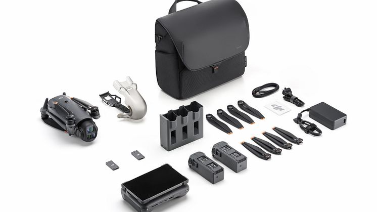 DJI Mavic 4 Pro 512GB Creator Combo (DJI RC Pro 2, Enhanced Transmission)_battery inserted.jpg