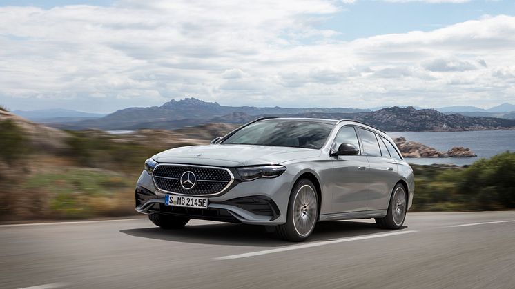 Mercedes-Benz är i år den klara segraren i årets upplaga av AutoIndex – Sveriges största konsumentundersökning bland privata bilägare. E-Klass är dessutom den bilmodell som svenska bilägare är allra mest nöjda med.