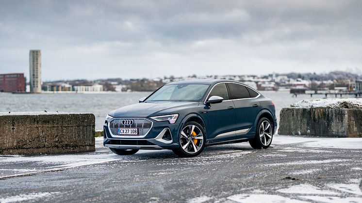 Audi e-tron S Sportback (Plasmablå)