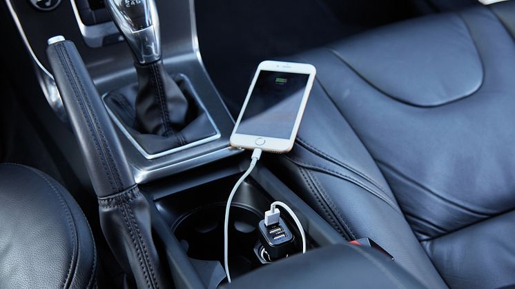 Ladda mobilen på utflykten