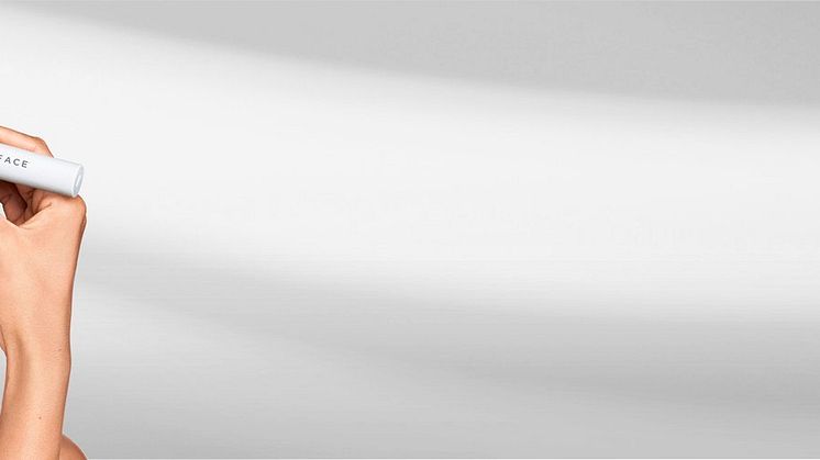 NuFACE FIX™ - den senaste innovationen från NuFACE är en unik Microcurrent Skincare™duo som kombinerar hudvård & mikoström i-ett.