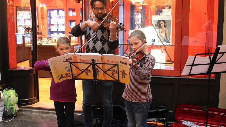 Großer Erfolg: Bärenherz-Weihnachtsbasar 2015