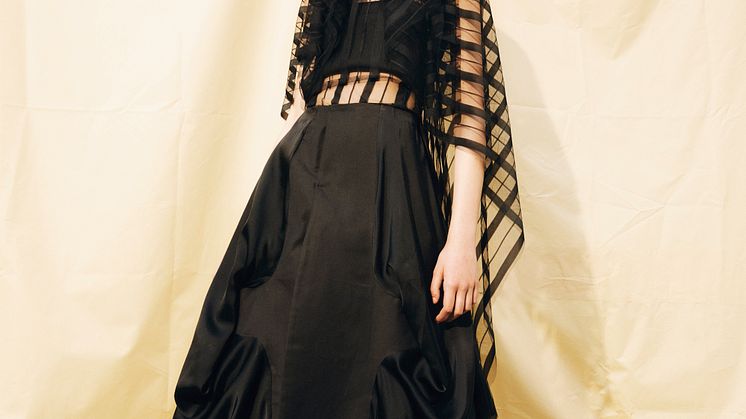 Clothing in [Intimate] Mourning – Fo Phan