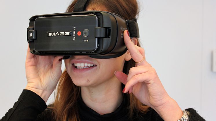 Gå på bostadsvisning i Spanien med VR.