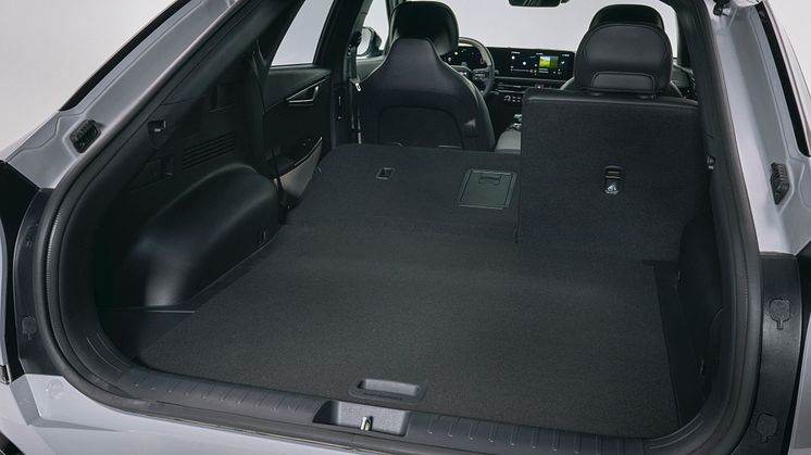 kia-new-ev6-my25-wolf-grey-studio-interior-highres-26.jpg