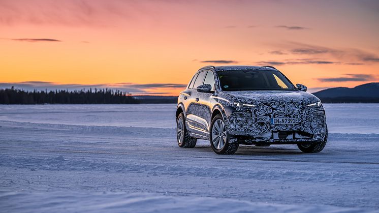 Audi tester camoufleret Q6 e-tron prototype i det kolde nord