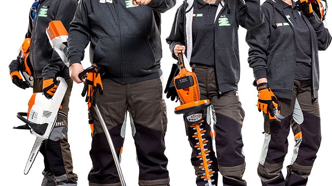 Det här är teamet från Millesons Handelsträdgård som kan utföra underverk med din eftersatta trädgård. Arboristen Richard Reimertz, sten- och markläggare Jerry Bäck, trädgårdsdesigner Madeleine Huber och trädgårdsmästare Lisa Andersson.