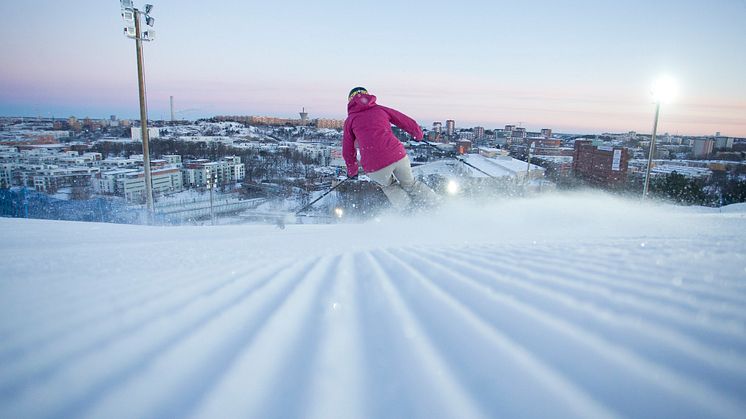 Äntligen säsongsstart för Stockholms mest centrala alpina skidbacke -	SkiStar Hammarbybacken öppnar 20 december 