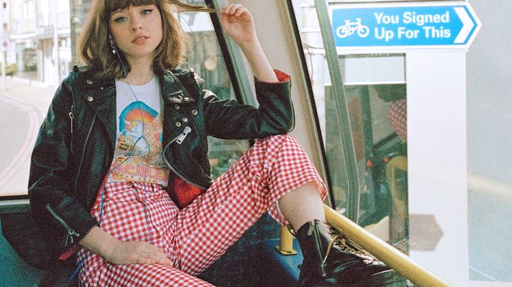 Maisie Peters slipper ny single skrevet med Ed Sheeran