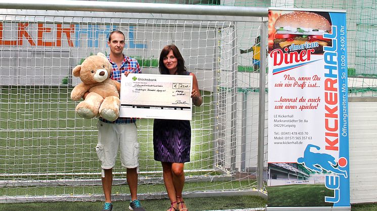 Kicken für Bärenherz: Benefiz-Fußballturnier in der Le Kickerhall