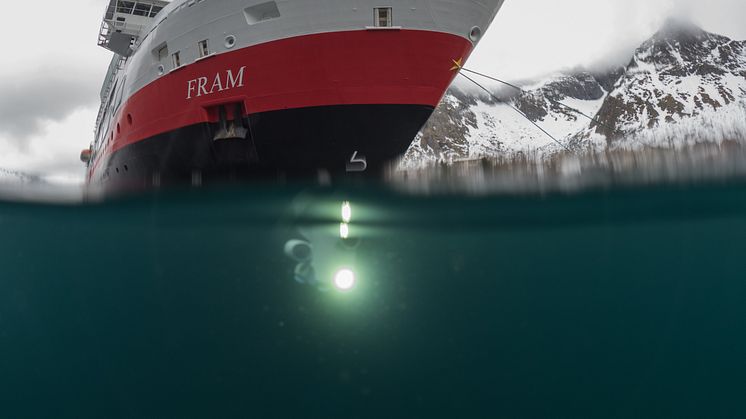 UNDERWATER EXPLORING: One of the Blueye underwater drones explores the ocean during a sailing with MS Fram at the Norwegian coast. Photo: BLUEYE/HURTIGRUTEN