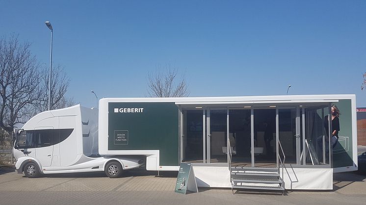 Under VM står Geberit klar med en stor toilettruck på havnen, og her inviterer de publikum til at prøve et såkaldt douchetoilet og andre sjove vandoplevelser.
