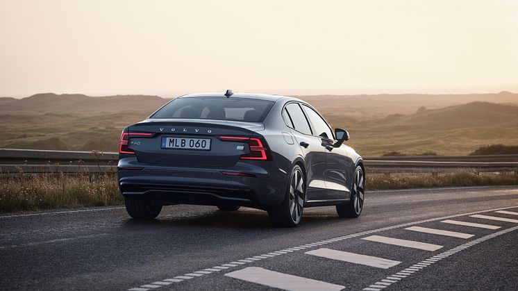 S60_Recharge_T8_Thunder_Grey