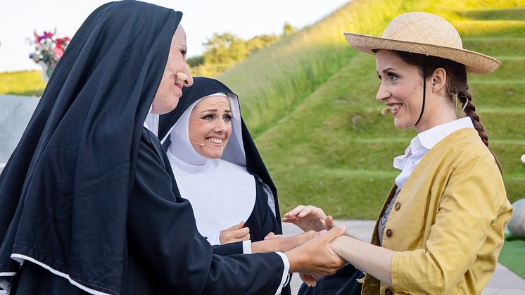 The Sound of Music 1: Isabel Schwartzbach, Anne Suppli, Randi Winther: Foto: Esben Salling
