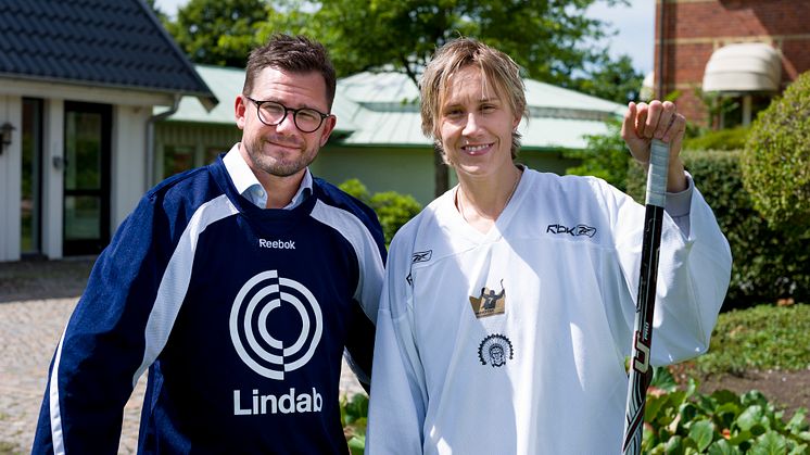  Anders Berg, President and CEO of Lindab, with Maria Rooth, hockey legend