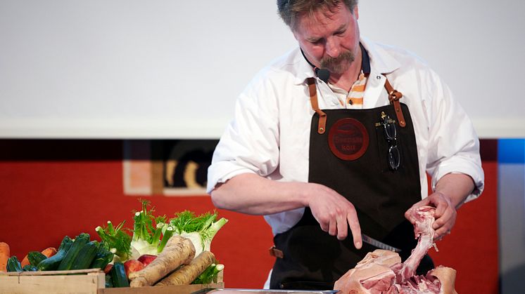 Styckaren Mikael Kjellsson på Svenskt Kötts pressträff om svensk gris