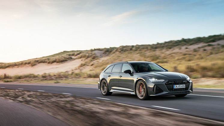 Audi RS 6 Avant performance (Nimbusgrå perleeffekt)