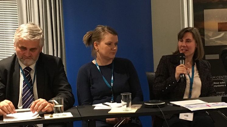 Claudia Halsband plast Arctic Frontiers