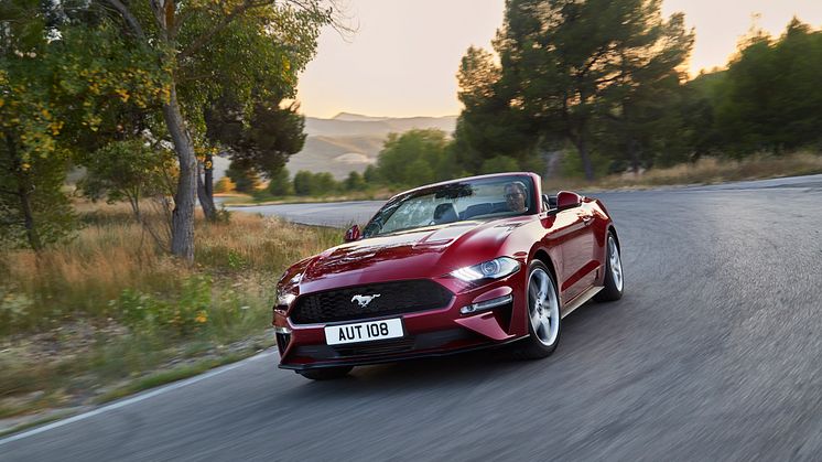FORD MUSTANG 2017 (3)