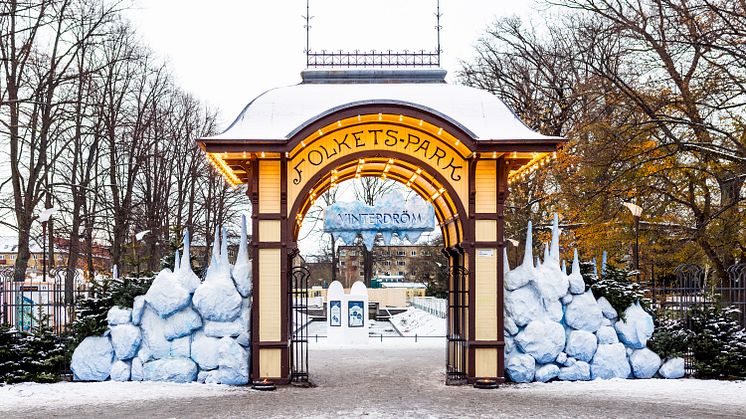 Entré till Malmö Folkets Park i vinterskrud. Foto: Christian Andersson, Apelöga