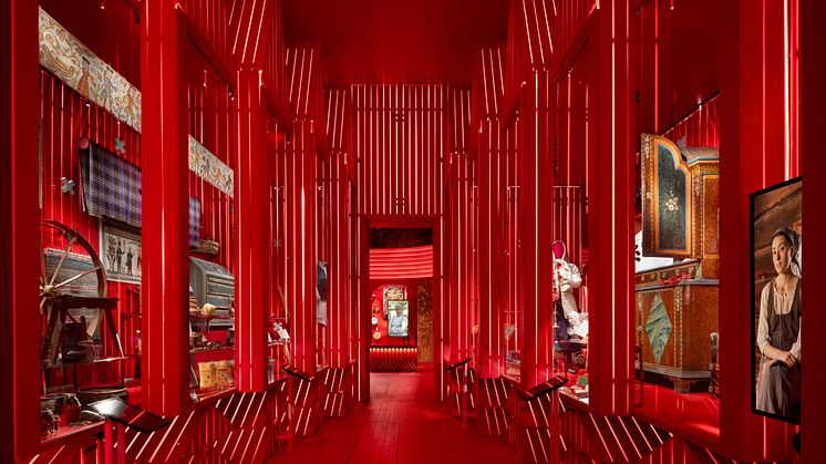 ﻿The exhibition chronicles movements, encounters, and changes over the centuries and highlights important turning points and events that have shaped history. Photo: Hendrik Zeitler, Nordiska museet.