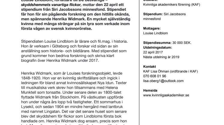 Läraren och historikern Louise Lindblom mottar stipendium från Kvinnliga akademikers förening