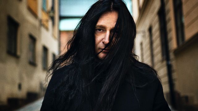 Jonas Åkerlund, stjerneregissøren bak musikkvideoene til blant annet The Rolling Stones, Metallica og Madonna, lager nå dansefilm med opptak i Vigelandmuseet. Foto: Henrik Halvarsson