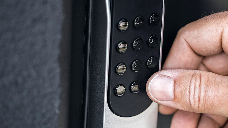 Web_Banner_Yale_Doorman_Classic_utan_nyckel_clean