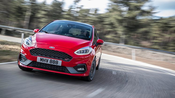 FORD_2018_FIESTA_ST_3door_03