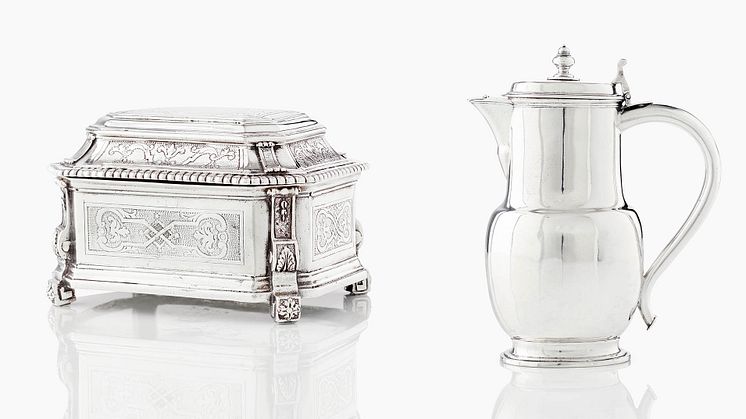 Jewellery box and chocolate serving pot in silver by Petter Henning. Photo: Uppsala Auktionskammare. 