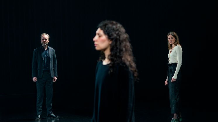 Antigone - Kreon, Antigone og Ismene