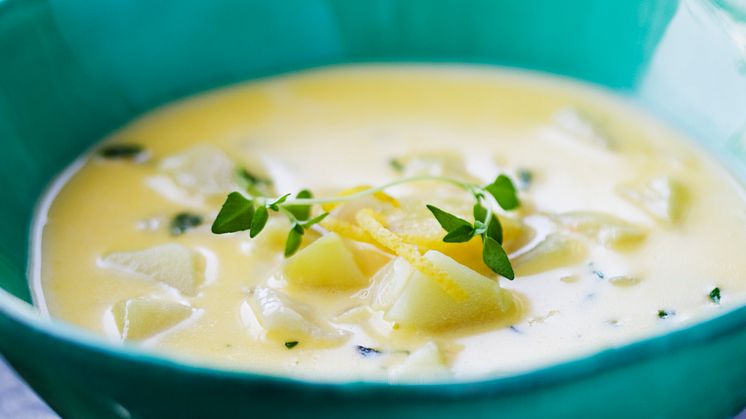 Månadens recept i september - Potatissoppa med citron och timjan