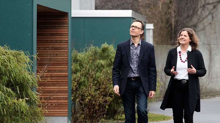 Markus Paulsson från Lunds kommun och Kraftringens Liisa Fransson besöker Linero.