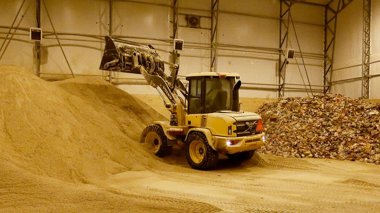 Volvo L35G lastar knäckebrödsmulor