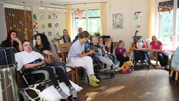 Ein Puppentheater für Bärenherz: Bär Bruno sorgt für Unterhaltung im Kinderhospiz