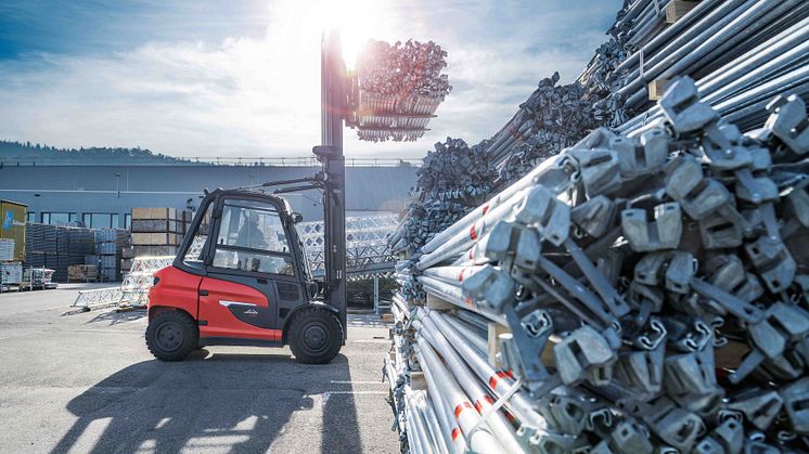 Linde Material Handling utökar sortimentet av kraftfulla elektriska motviktstruckar – nu för laster upp till 5 ton