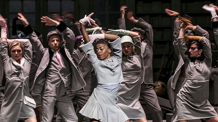 "Stoic" av Sidi Larbi Cherkaoui. Foto: Mats Bäcker