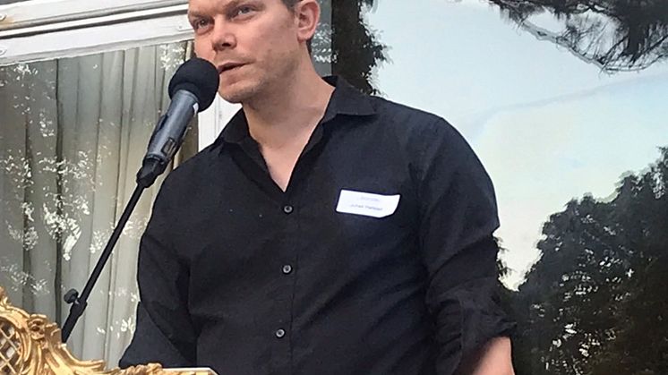 Johan Harstad på Aschehougs hagefest 