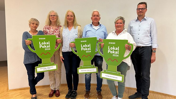 v.l.: Christine Vogt-Bünning und Christina Groh (Wildes Weltchen), Maria Mascia und Jürgen Welk (Miteinander in Wennigsen), Ute-Regina Otto (Fuchsbau e.V.), Frank Glaubitz  (Avacon)